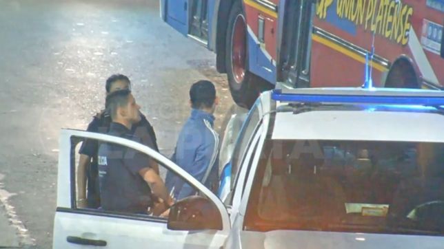 ataco a su ex en pleno centro de la plata, lo siguieron por las camaras y cayo en un micro