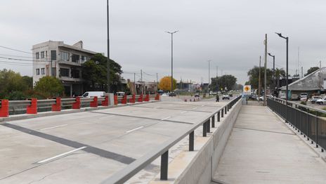 El Municipio habilitó en modo prueba el puente del arroyo El Gato sobre la avenida 520 El Municipio habilitó en modo prueba el puente del arroyo El Gato sobre la avenida 520