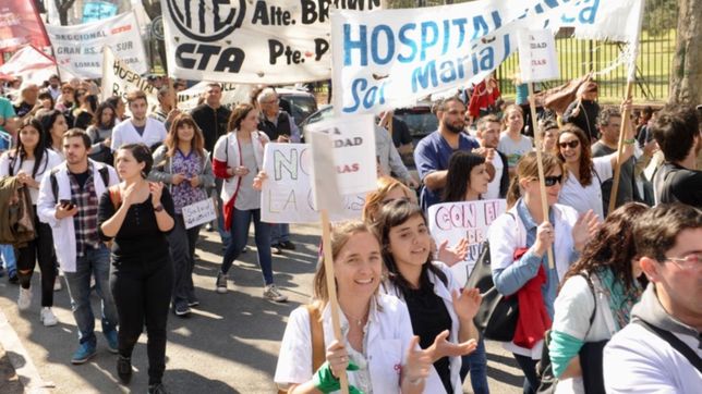 miercoles paralizado en la plata: docentes, medicos y trabajadores estatales hacen huelga