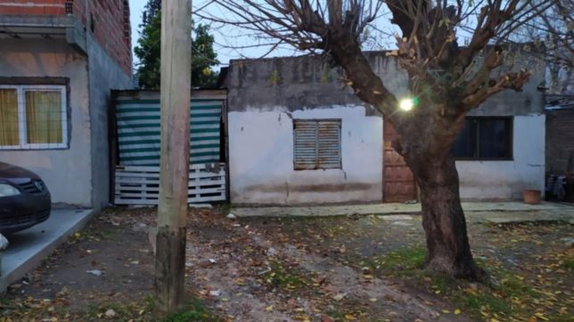 tiene un hijo epileptico, movistar le puso un poste frente al garaje y no puede salir