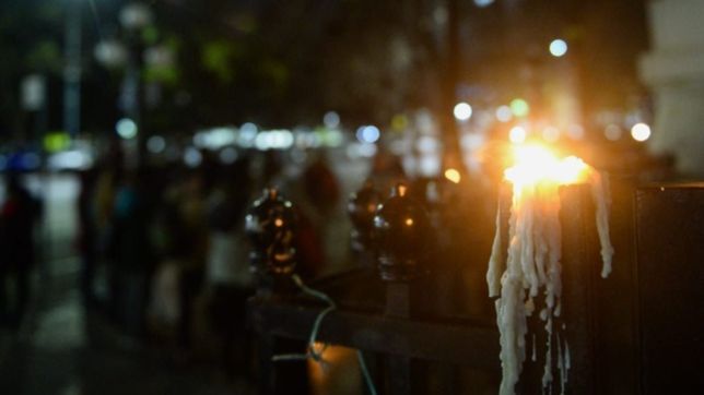 realizaron una marcha de antorchas en 7 y 50 por la situacion edilicia de las escuelas