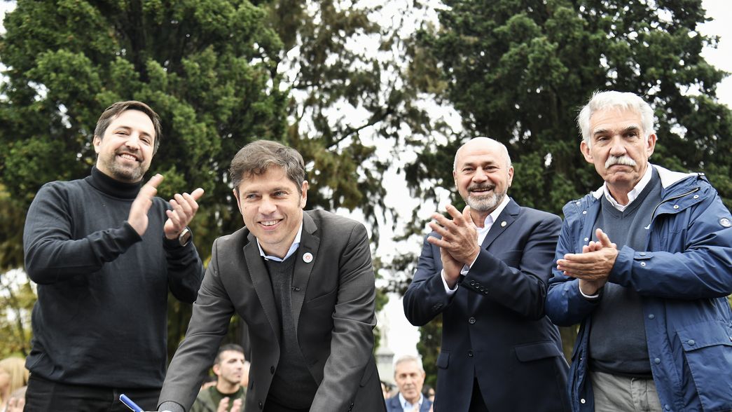 Kicillof celebró junto a Mario Secco el cumpleaños de Ensenada