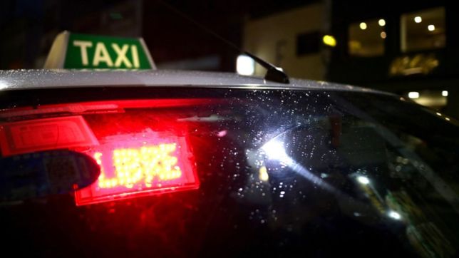 gracias a las camaras de los vecinos atraparon a un taxista que salia a robar en la plata