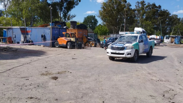 hallan el cadaver de un hombre en un descampado
