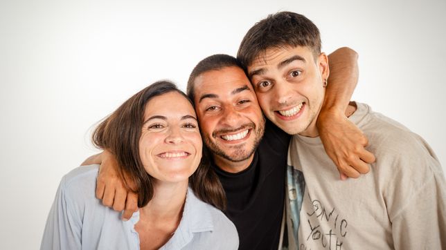 no es una copia regresa con una propuesta cargada de risas, charlas y musica