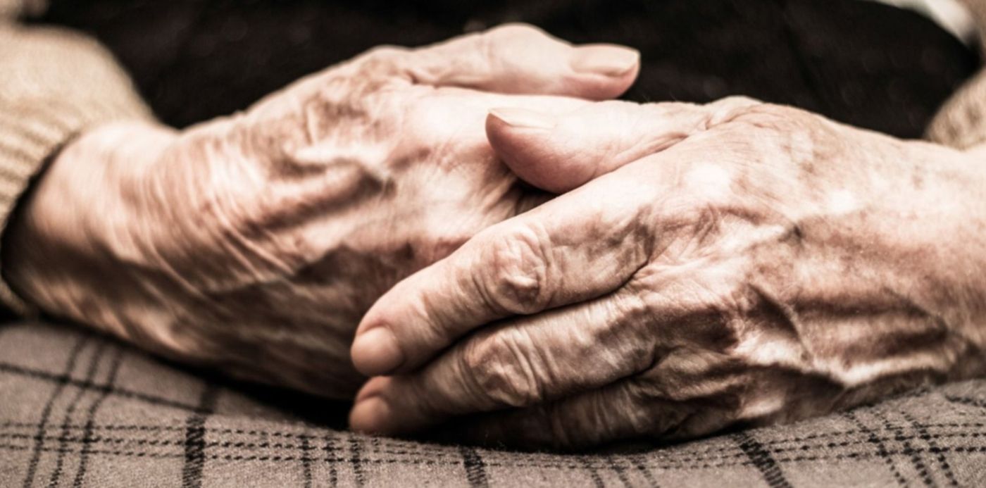 Abuela Jubilada Manos