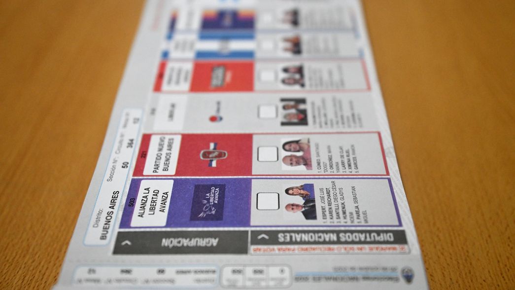 El fiscal federal sostuvo que es imposible reimprimir las boletas y define la Cámara Electoral