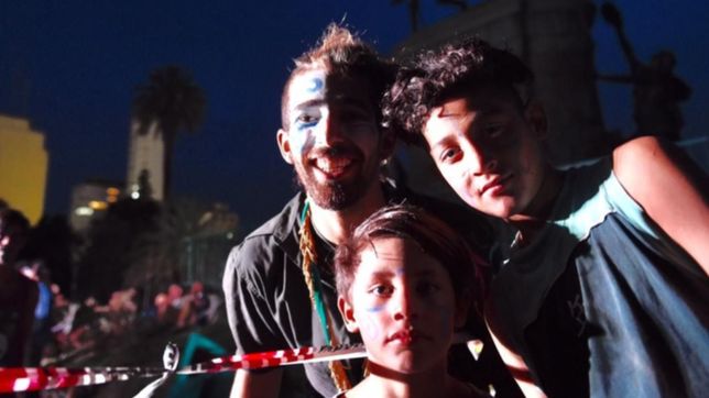 cayo la noche, pero el carnaval siguio en la repu y tambien en plaza san martin