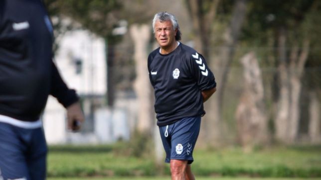 pipo gorosito piensa en platense con una duda clave dentro del equipo titular