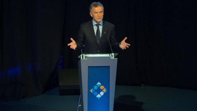 en medio del debate, macri hablo la tragica inundacion de la plata