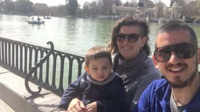 la historia de una pareja de la plata varada en francia con su bebe: es muy angustiante
