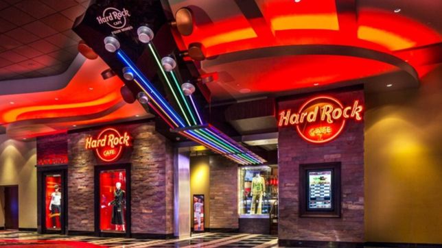 a casi medio siglo del primer hard rock cafe: comida y leyendas de la musica por el mundo