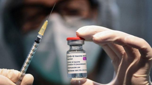 los expertos anuncian un nuevo posible efecto secundario de la vacuna astrazeneca