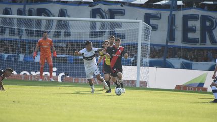 Volvió al Bosque para ser ovacionado y pronto puede regresar a Gimnasia