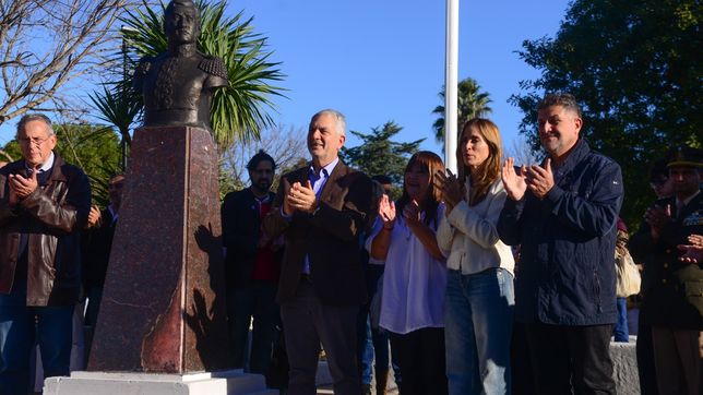 city bell celebro sus 111 anos con desfile, danzas y anuncios de obras