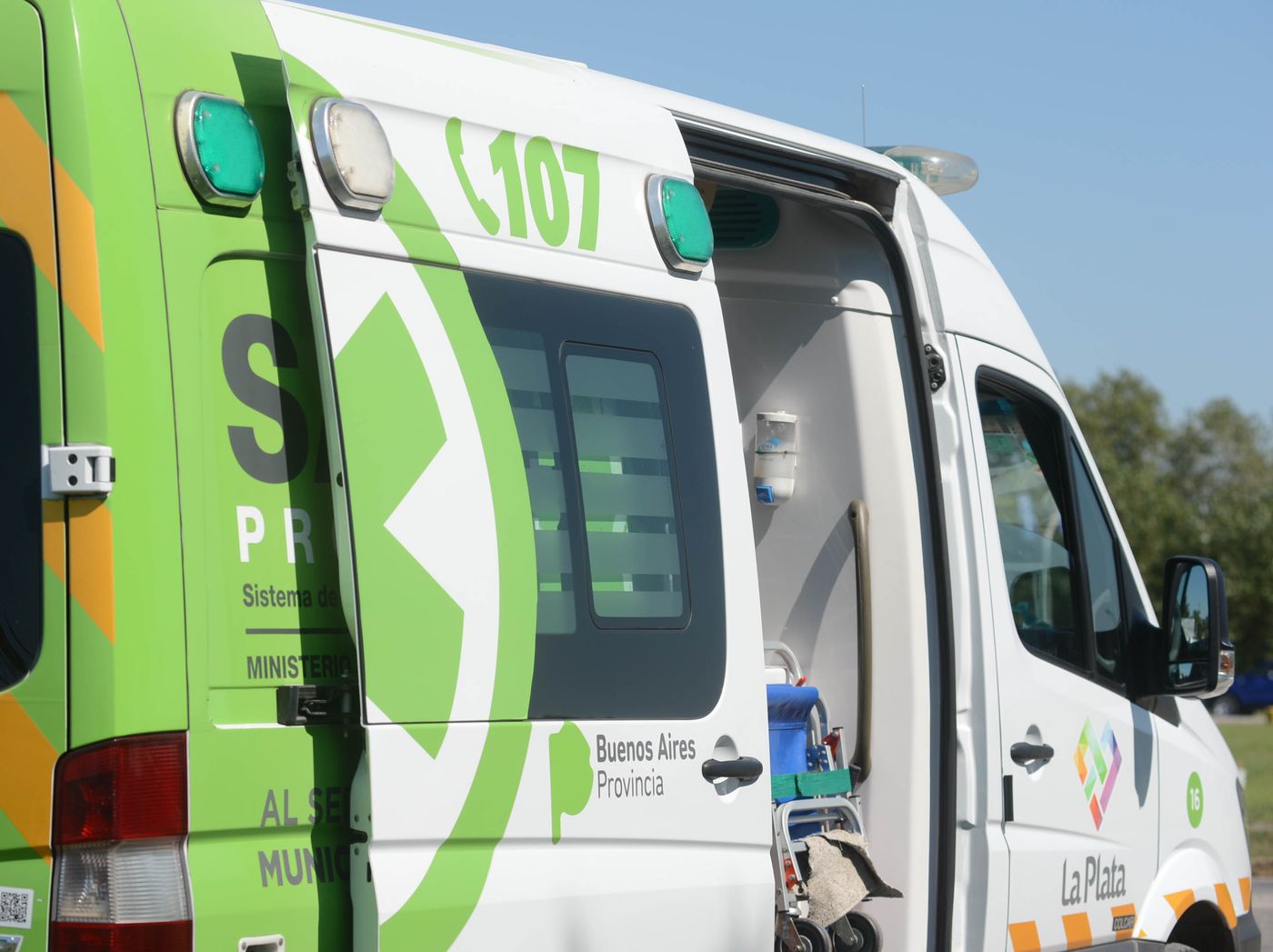 Ambulancia SAME cuarentena control policial coronavirus.jpg