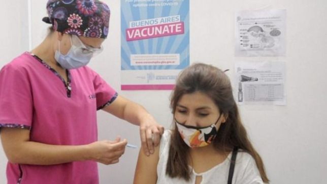 la provincia empezo a enviar turnos para la segunda dosis a menores de 18 anos