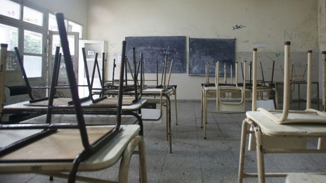 una escuela del centro de la plata cumplio dos semanas sin clases por la falta de agua