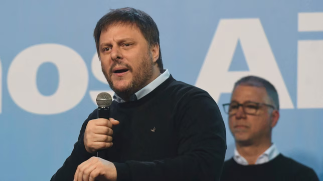santoro bajo su candidatura y jorge macri sera el jefe de gobierno porteno