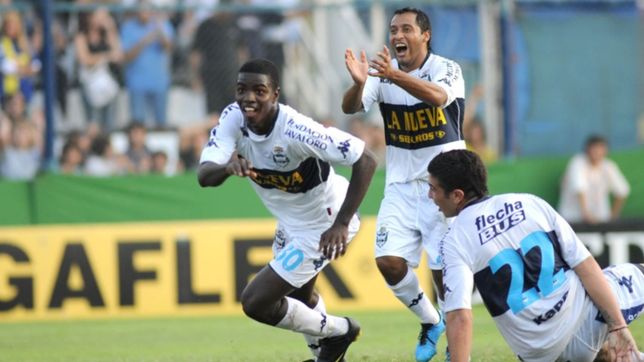 un triunfo en diez anos: gimnasia no se siente comodo recibiendo a boca en el bosque