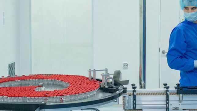 este domingo llega el principio activo para comenzar a producir la sputnik v en argentina