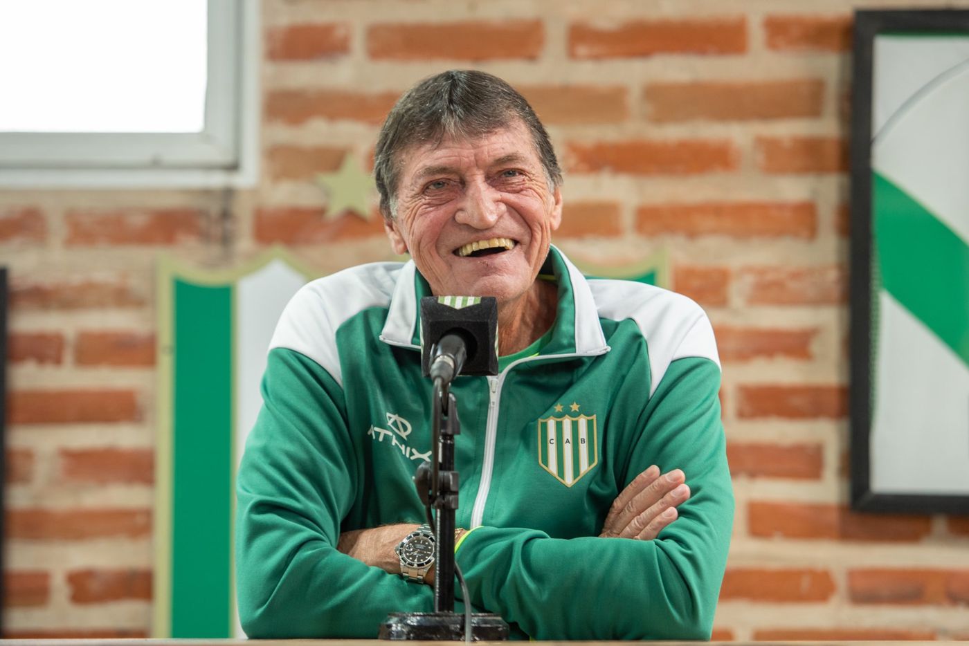 Julio Falcioni Banfield sonríe.jpg