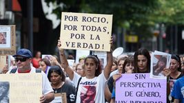 familiares y amigos de rocio alvarito pediran justicia durante la marcha del 8m en la plata familiares y amigos de rocio alvarito pediran justicia durante la marcha del 8m en la plata