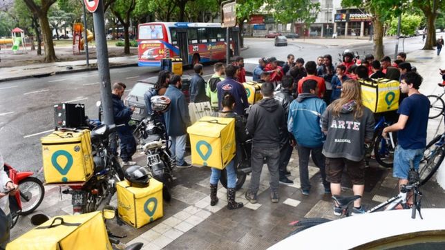 los repartidores de glovo, rappi y pedidos ya empezaron a organizarse en una asociacion