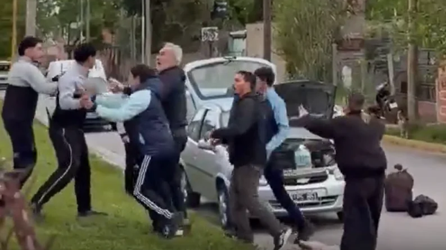 Una pelea a las piñas entre árbitros de La Plata desató un escándalo en Magdalena