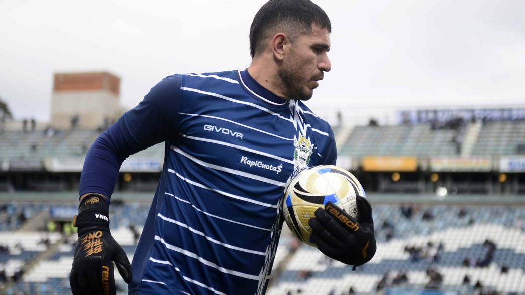 El reconocimiento de la Liga Profesional para Nelson Insfrán que se atajó todo en Junín