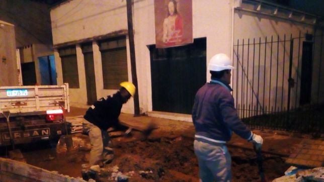 ante la queja del cura, edelap tapo el crater frente a la iglesia pero no arreglo la vereda