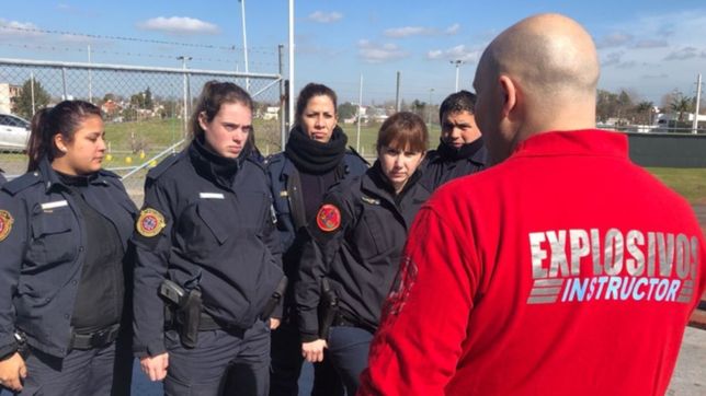en plena ola de amenazas de bomba, policias se entrenaron en el estadio unico para encontrar explosivos