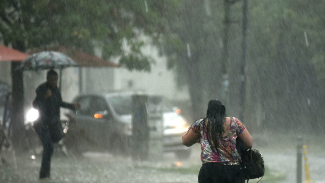 La fuerte tormenta que azotó a la ciudad, en fotos