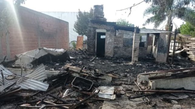 una familia perdio su casa en un incendio y pide ayuda para salir adelante