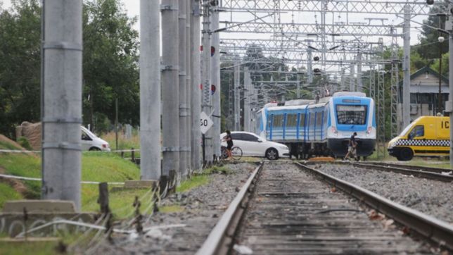 tras un piquete en las vias, se normaliza el servicio del tren roca y llega a constitucion