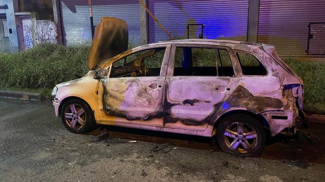 detuvieron a un quemacoches que prendio fuego un auto en la plata y escapo hacia berisso