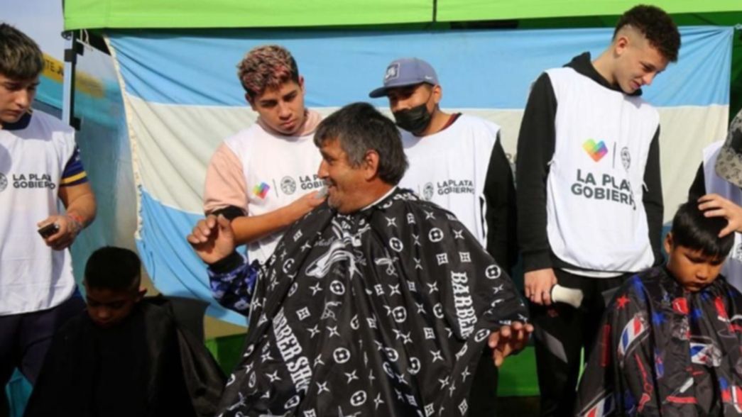 Vacunación, trámites y servicios: Barrio x Barrio llega a Los Hornos