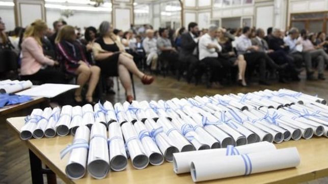 malestar en la unlp: ¿por que tarda tanto la entrega de titulos universitarios?