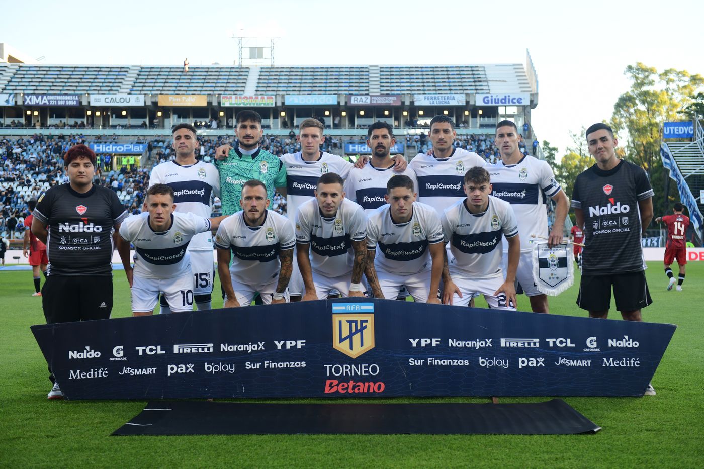 El encuentro entre Gimnasia y Central Córdoba se demoró por falta de comunicación con el VAR. El encuentro entre Gimnasia y Central Córdoba se demoró por falta de comunicación con el VAR.