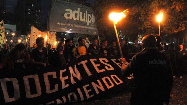 sin clases en la unlp: los docentes haran seis dias de paro y marcharan al rectorado