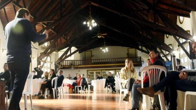 gestion, obras e inversiones: garro se reunio con los delegados para planificar el ano