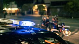 golpes, gritos y un nuevo escandalo en pleno centro de la plata durante un control de transito golpes, gritos y un nuevo escandalo en pleno centro de la plata durante un control de transito