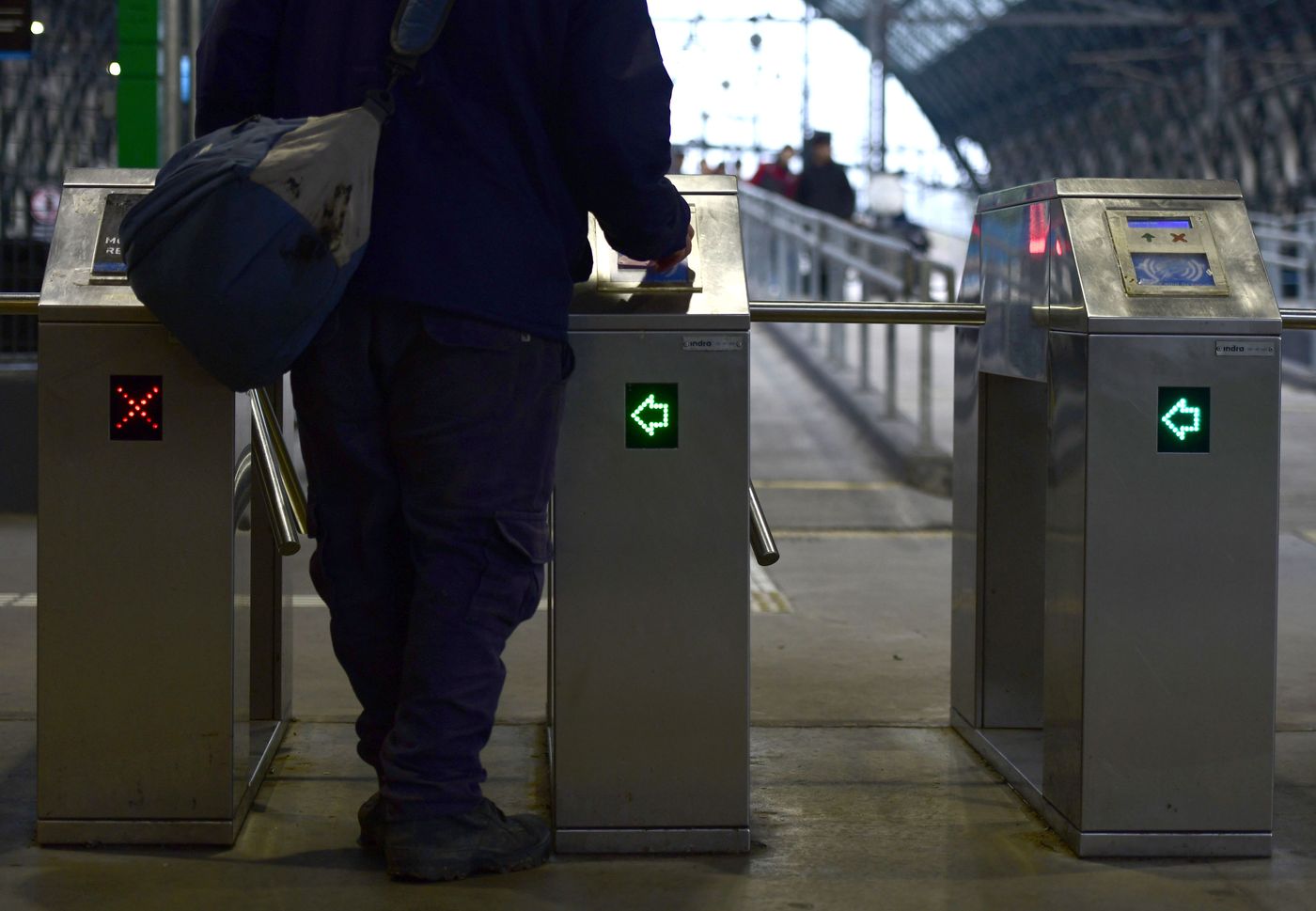 Paro de micros estación de trenes (3).JPG