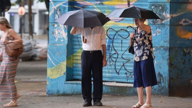 continua el calor infernal en la plata a la espera de las tormentas y asi seguira el clima