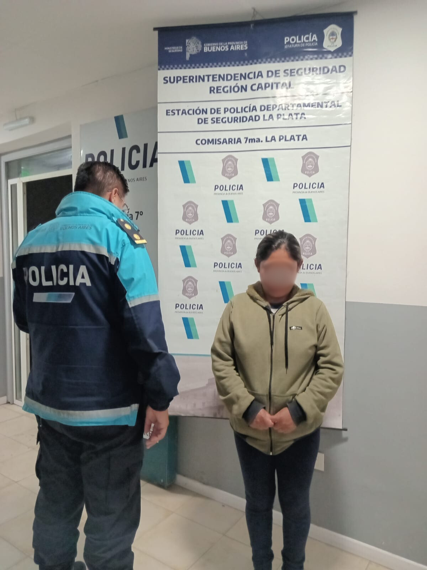 La mujer fue trasladada por segunda vez a la comisaría Séptima de La Plata. La mujer fue trasladada por segunda vez a la comisaría Séptima de La Plata.