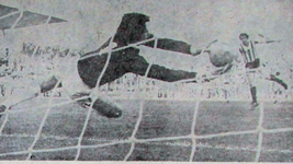 ¿que paso y cuando fue la primera definicion por penales en el clasico platense?