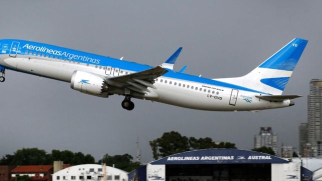 partio hacia china otro vuelo en busca de mas vacunas