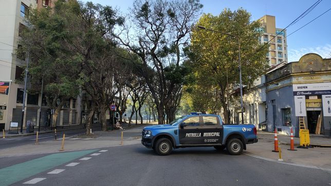 prohiben estacionar en calles clave del centro de la plata por la pavimentacion en las plazas