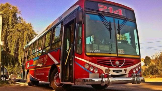 video: asi escracharon al hombre que acoso a una chica arriba de micro de la linea 214