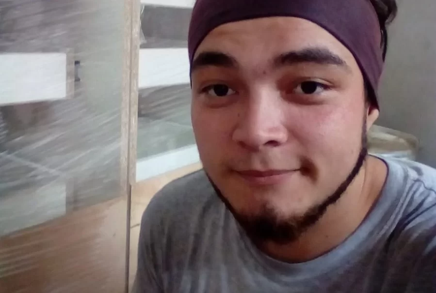 Agustín Neremberg tiene 28 años y no se sabe nada de él desde el 7 de febrero, por eso lo buscan en La Plata y alrededores.